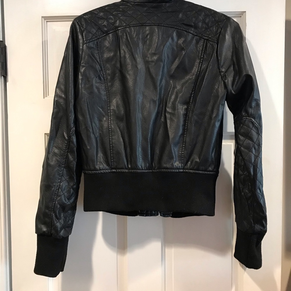 Sharp Looking Jacket - Picture 4 of 6